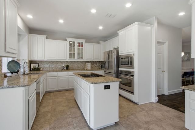 2706 Carterton Way, Flower Mound, TX 75022