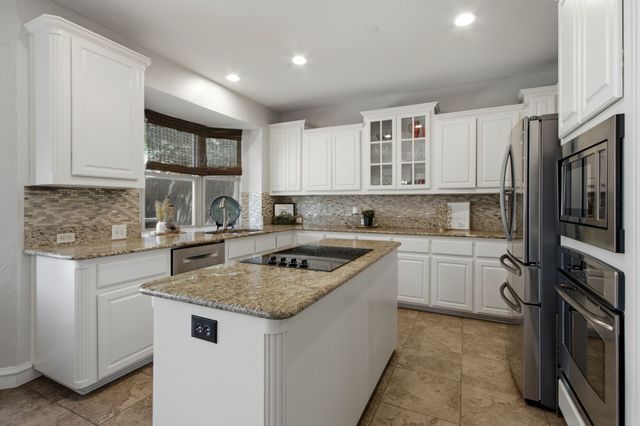 2706 Carterton Way, Flower Mound, TX 75022