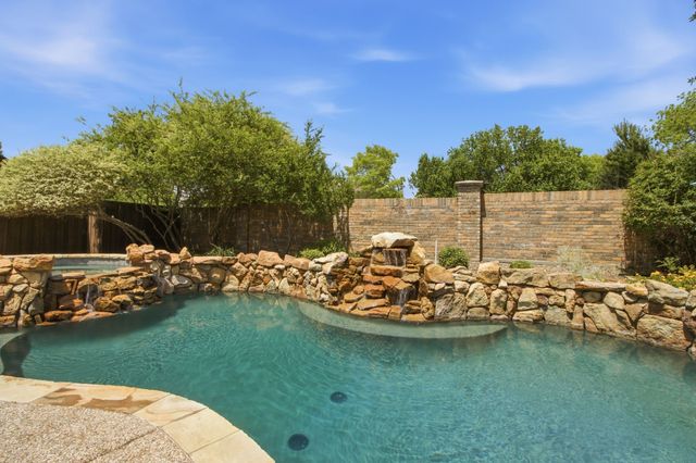 2706 Carterton Way, Flower Mound, TX 75022