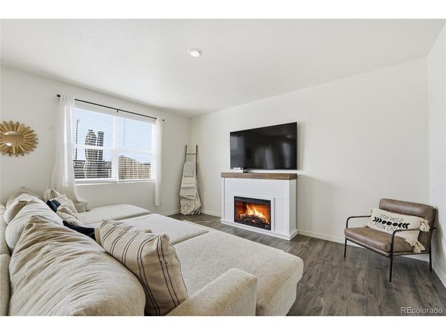 565 Twilight Ct, Fort Lupton, CO 80621