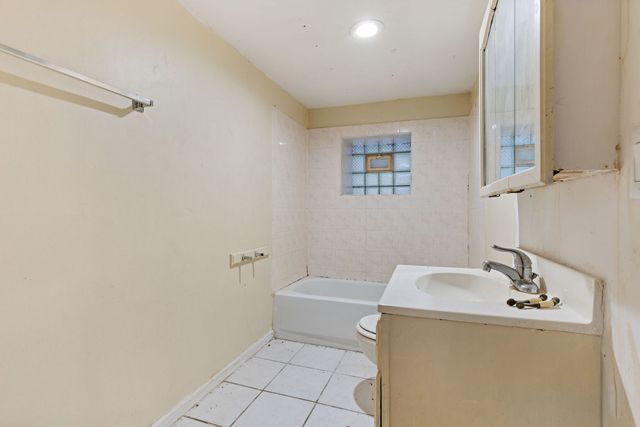 4139 N TROY Street, Chicago, IL 60618