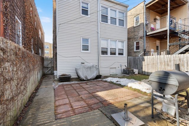 4139 N TROY Street, Chicago, IL 60618