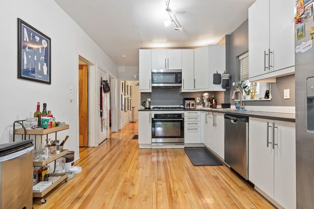 4139 N TROY Street, Chicago, IL 60618