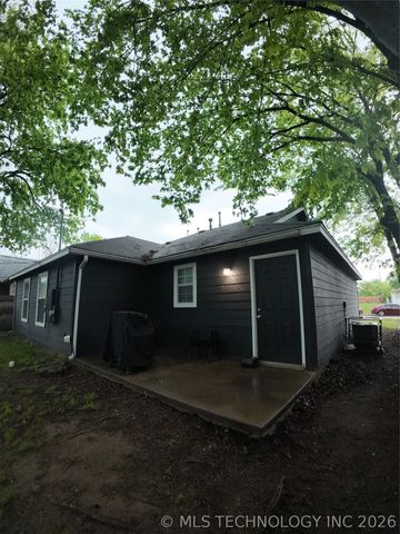 1868 N Owasso Avenue, Tulsa, OK 74106