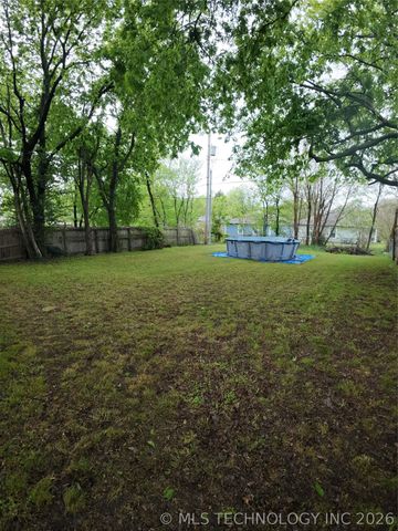 1868 N Owasso Avenue, Tulsa, OK 74106