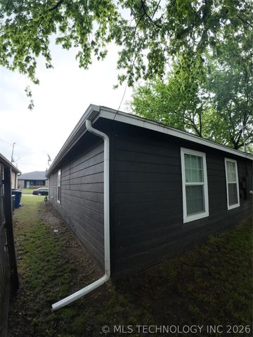 1868 N Owasso Avenue, Tulsa, OK 74106