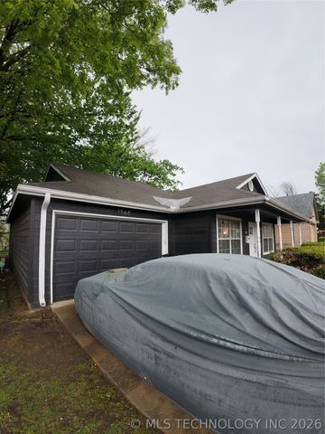 1868 N Owasso Avenue, Tulsa, OK 74106