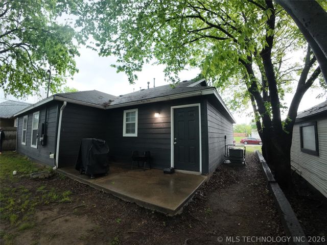 1868 N Owasso Avenue, Tulsa, OK 74106