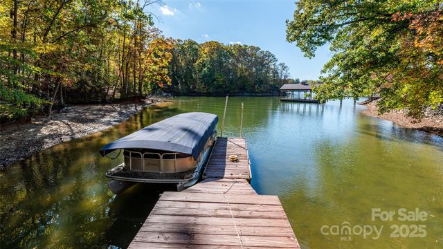 211 Loblolly Drive, Statesville, NC 28677