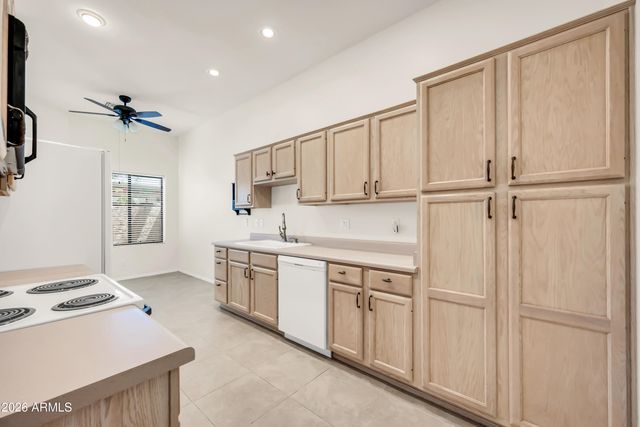 37204 N TRANQUIL Trail 24, Carefree, AZ 85377