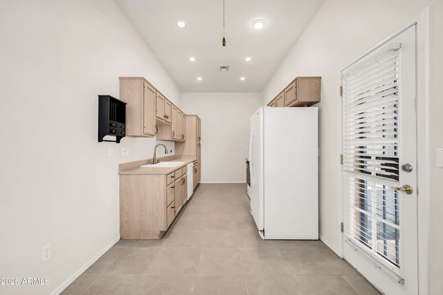 37204 N TRANQUIL Trail 24, Carefree, AZ 85377