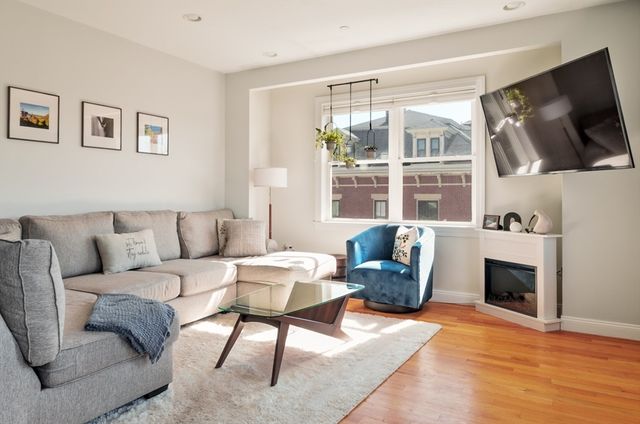 412 Meridian 3, Boston, MA 02128