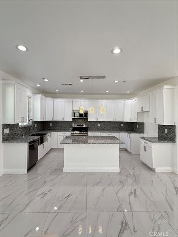 2199 Whitman Way 2, Corona, CA 92878