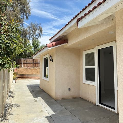 2199 Whitman Way 2, Corona, CA 92878