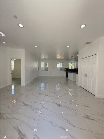 2199 Whitman Way 2, Corona, CA 92878