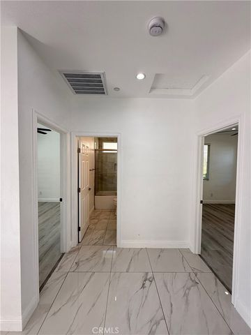 2199 Whitman Way 2, Corona, CA 92878