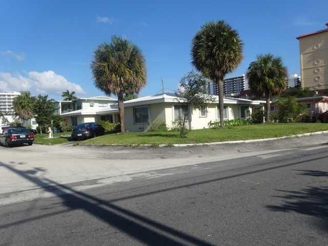 3202 NE 7th Pl, Pompano Beach, FL 33062