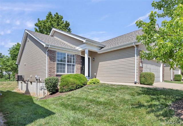 1721 Prestshire Drive, Fenton, MO 63026