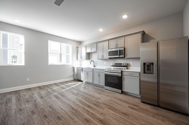 2360 E 18th Street, Chattanooga, TN 37404