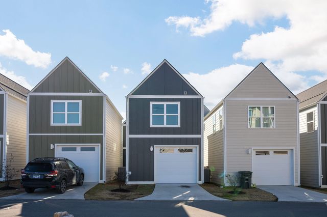 2360 E 18th Street, Chattanooga, TN 37404