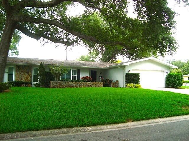 1 EASTWOOD LANE, Belleair, FL 33756