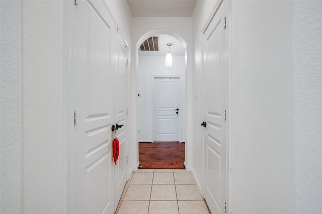 5722 Ballina Canyon Lane, Houston, TX 77041