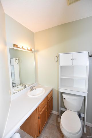9245 S Pointe Retreat Drive, Bloomington, IN 47401