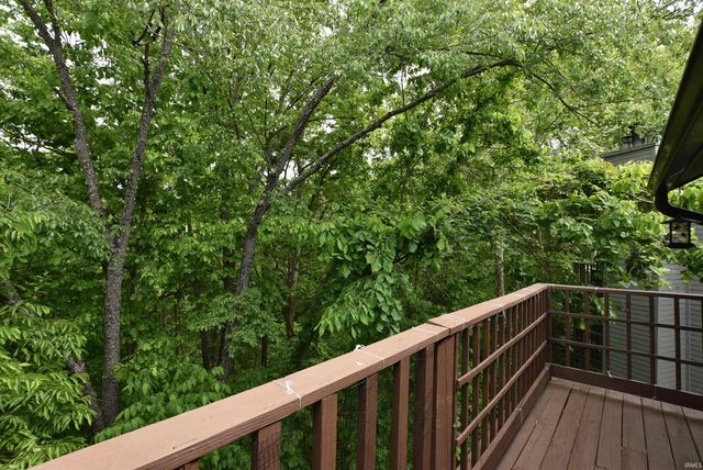 9245 S Pointe Retreat Drive, Bloomington, IN 47401