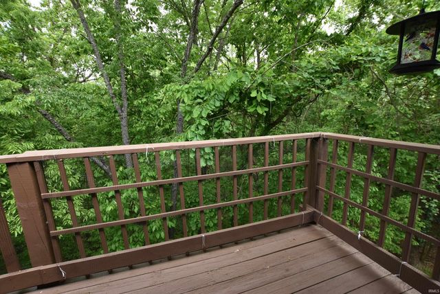 9245 S Pointe Retreat Drive, Bloomington, IN 47401