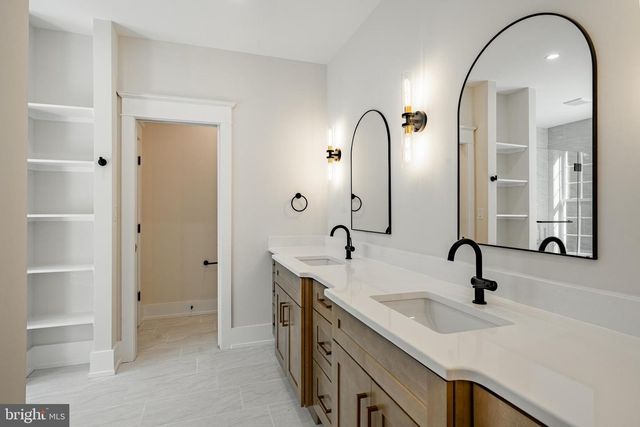 109 W FORGE RD, Glen Mills, PA 19342