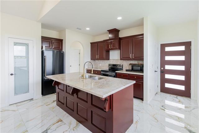 201 Contento Avenue, Donna, TX 78537