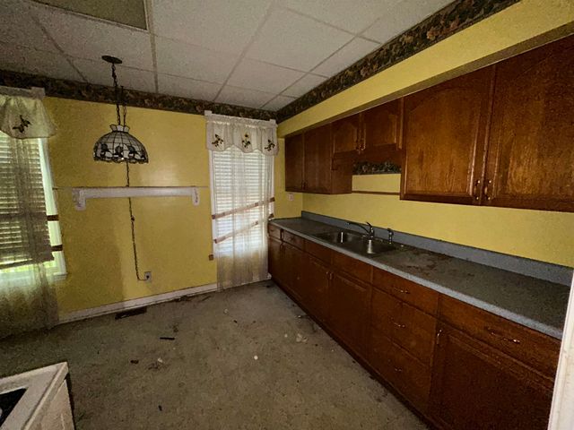 1742 7th Avenue, Huntington, WV 25701