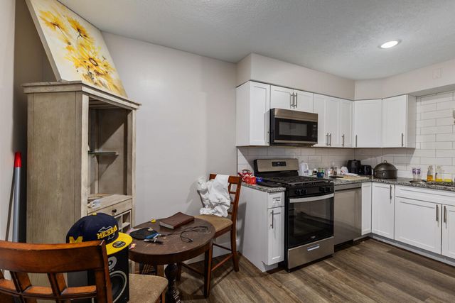 1920 Porter Street Sw, City Of Wyoming, MI 49519