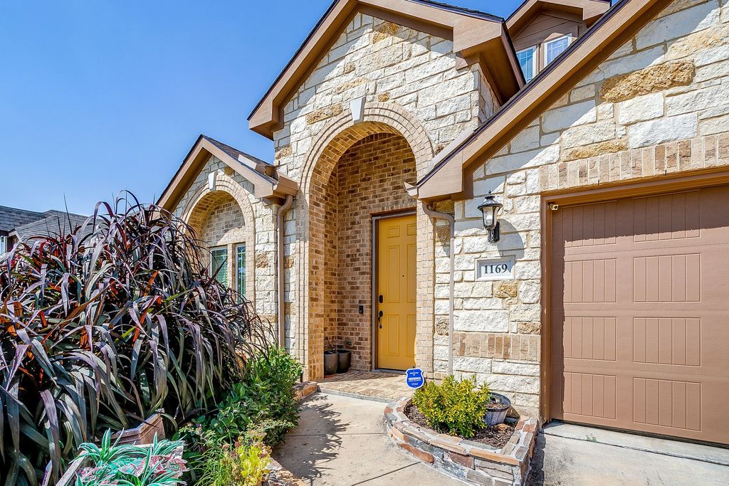 1169 Spring Cress Drive, Burleson, TX 76028 — photo 2