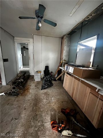 2083 N Taylor Road, Cleveland Heights, OH 44112