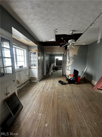 2083 N Taylor Road, Cleveland Heights, OH 44112