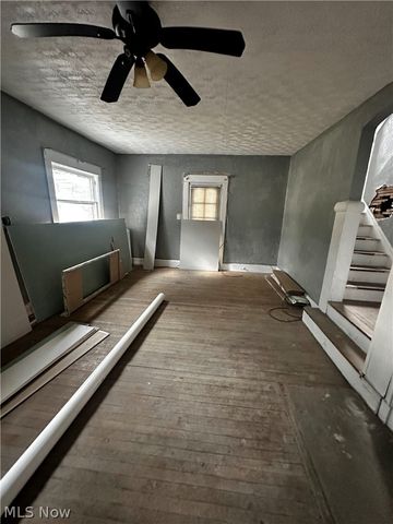 2083 N Taylor Road, Cleveland Heights, OH 44112