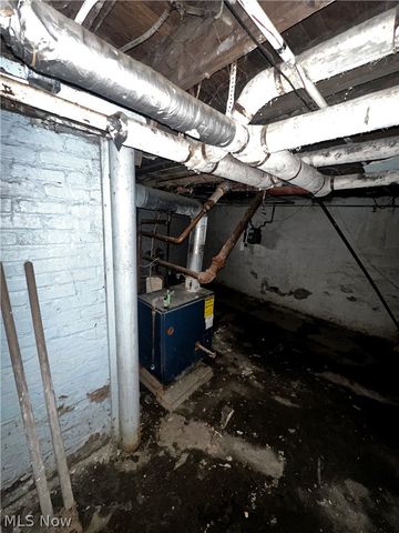 2083 N Taylor Road, Cleveland Heights, OH 44112