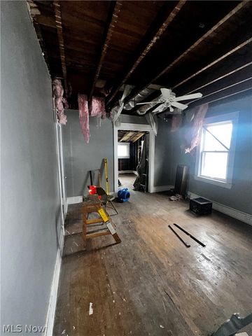 2083 N Taylor Road, Cleveland Heights, OH 44112