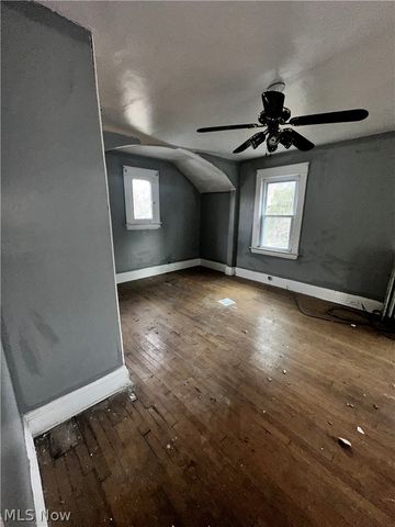 2083 N Taylor Road, Cleveland Heights, OH 44112