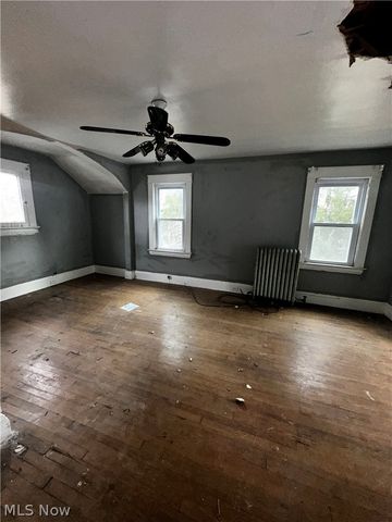 2083 N Taylor Road, Cleveland Heights, OH 44112