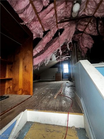 2083 N Taylor Road, Cleveland Heights, OH 44112