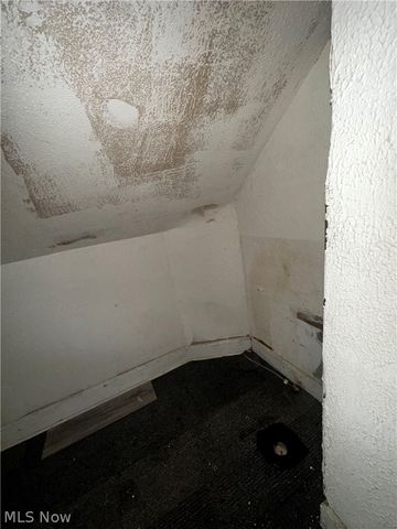 2083 N Taylor Road, Cleveland Heights, OH 44112