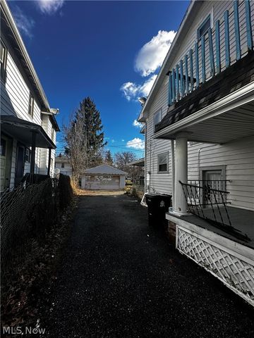 2083 N Taylor Road, Cleveland Heights, OH 44112