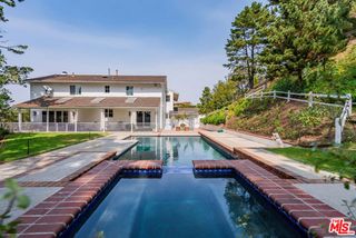 10821 Savona Road, Los Angeles, CA 90077