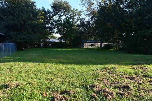 1609 Meadow Dr Drive, Lake Charles, LA 70607