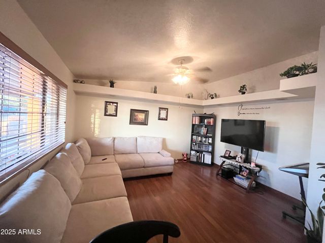 921 E 20TH Street, Douglas, AZ 85607