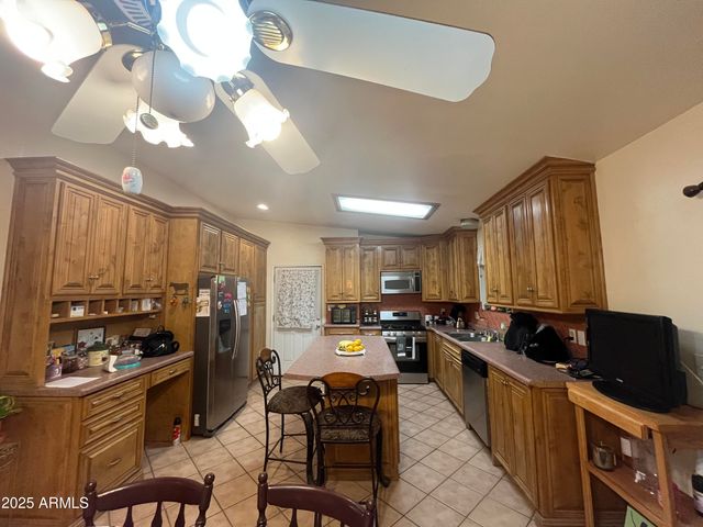 921 E 20TH Street, Douglas, AZ 85607