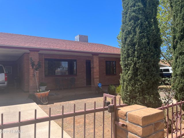 921 E 20TH Street, Douglas, AZ 85607