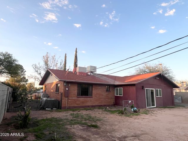 921 E 20TH Street, Douglas, AZ 85607